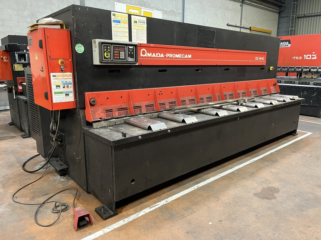 CISAILLE GUILLOTINE AMADA GX 840 GE