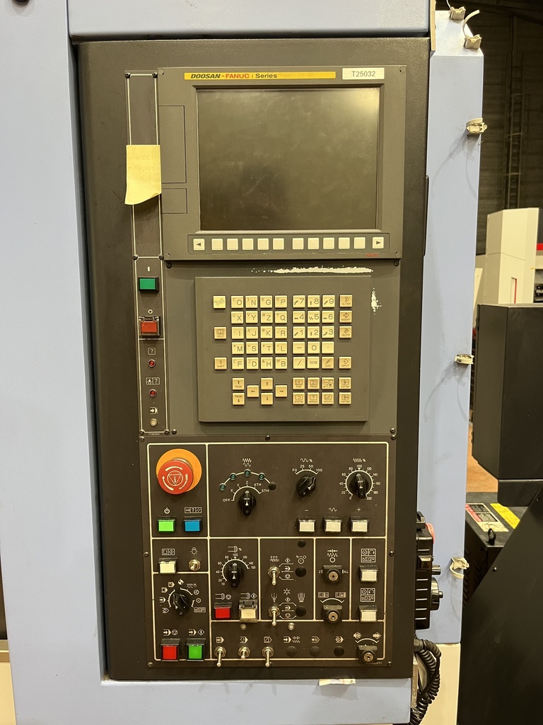 CENTRE D'USINAGE VERTICAL DOOSAN Type DNM 500