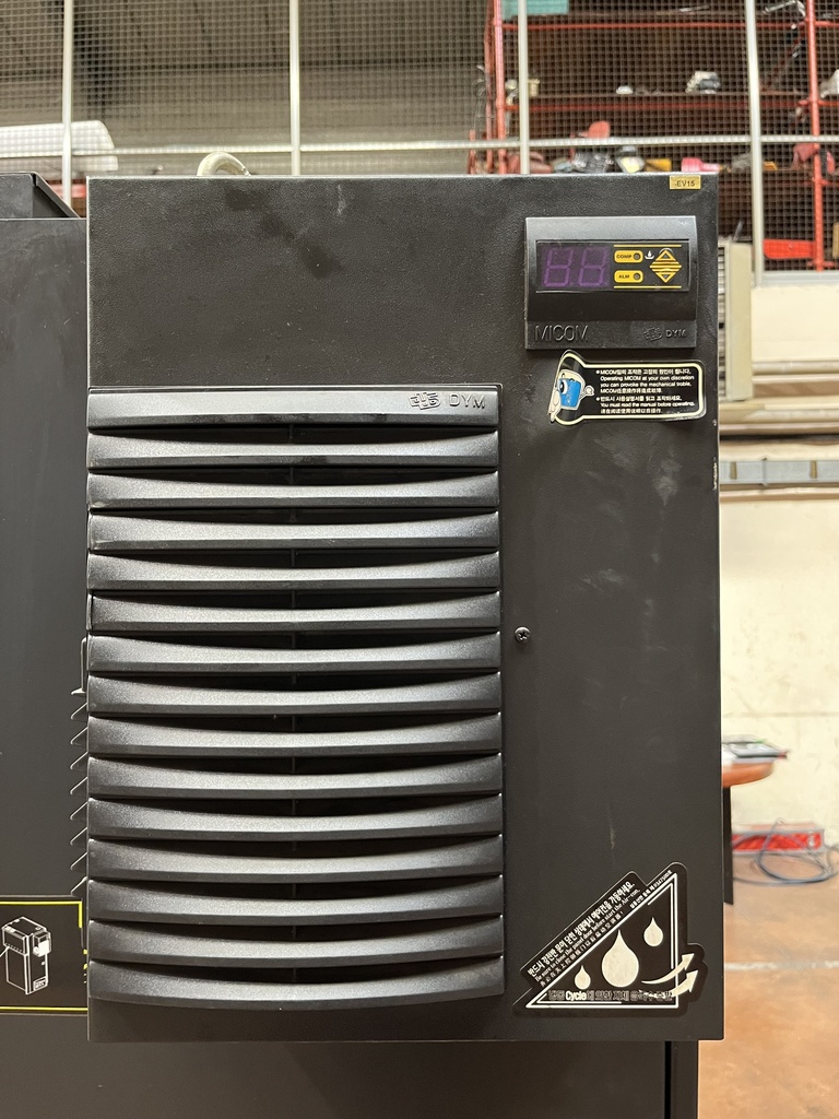 CENTRE D'USINAGE VERTICAL DOOSAN Type DNM 500