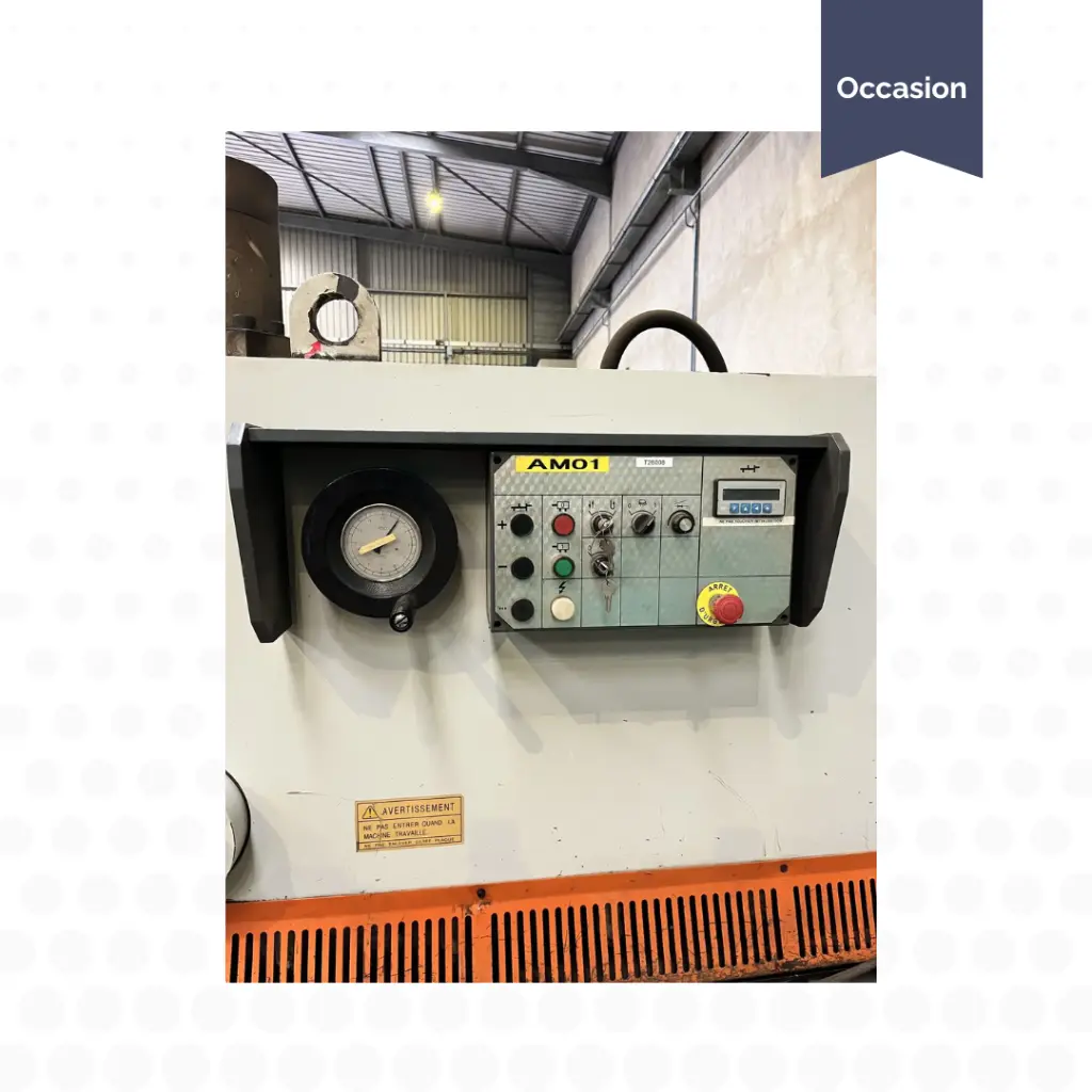 CISAILLE GUILLOTINE YSD 3000 x 6 (2).webp