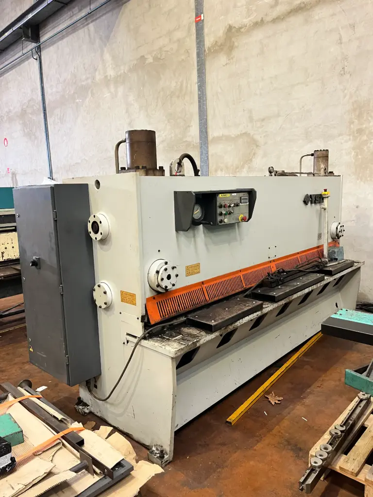 CISAILLE GUILLOTINE YSD 3000 x 6